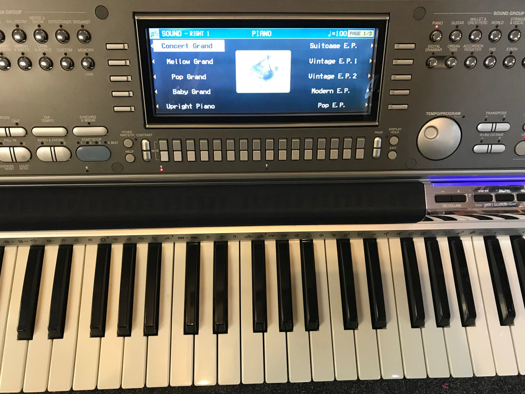Technics KN7000 Keyboard (Used)