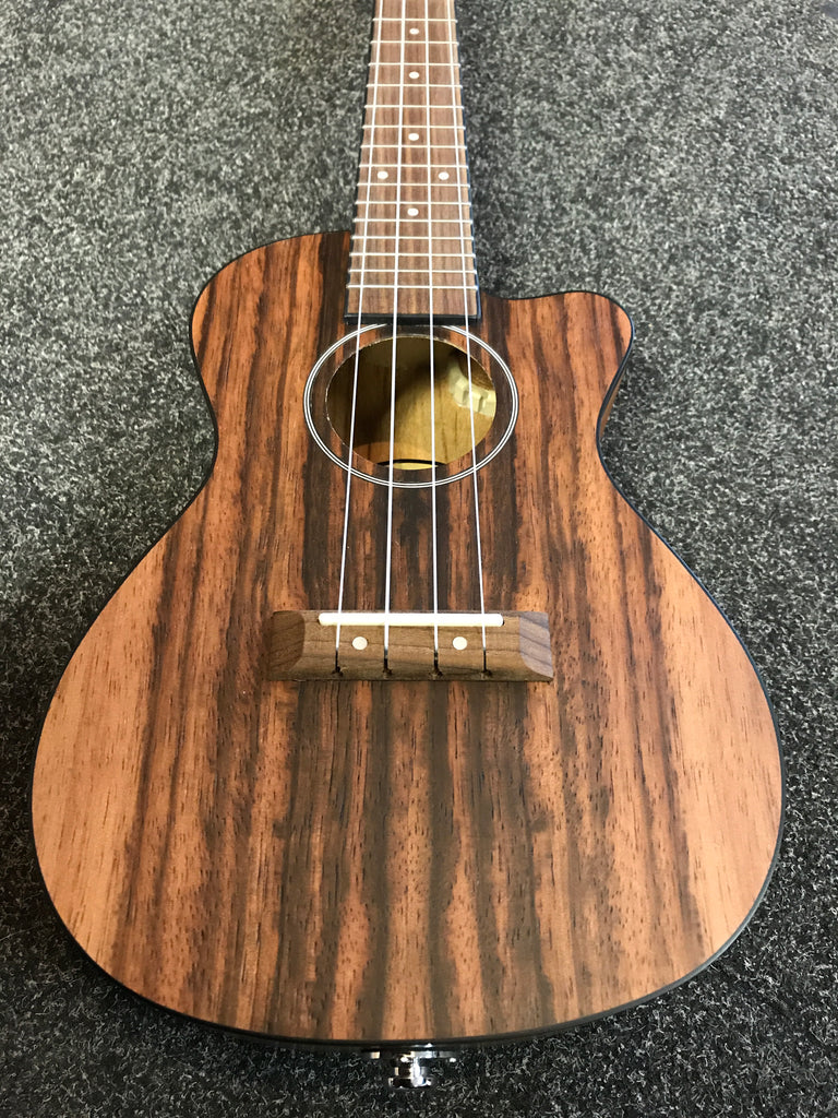 Adam Black YFTH3408 Electro Soprano Ukulele