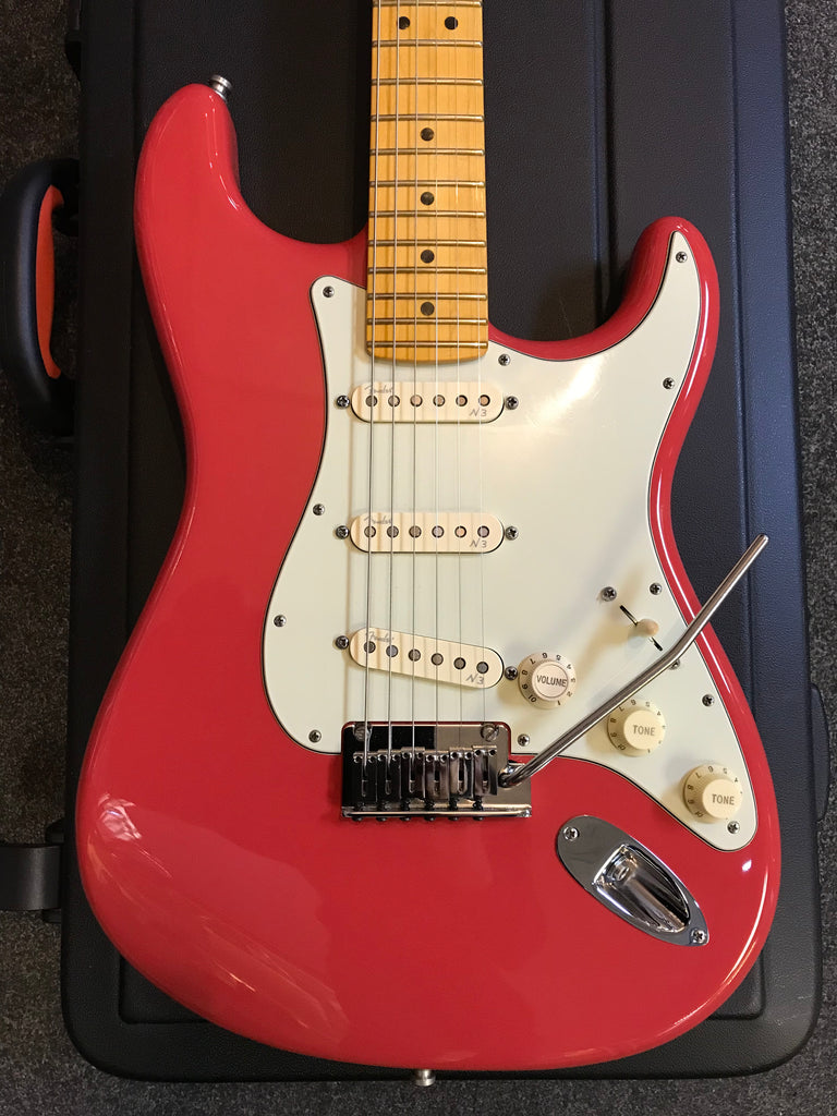 Fender American Deluxe Stratocaster Used
